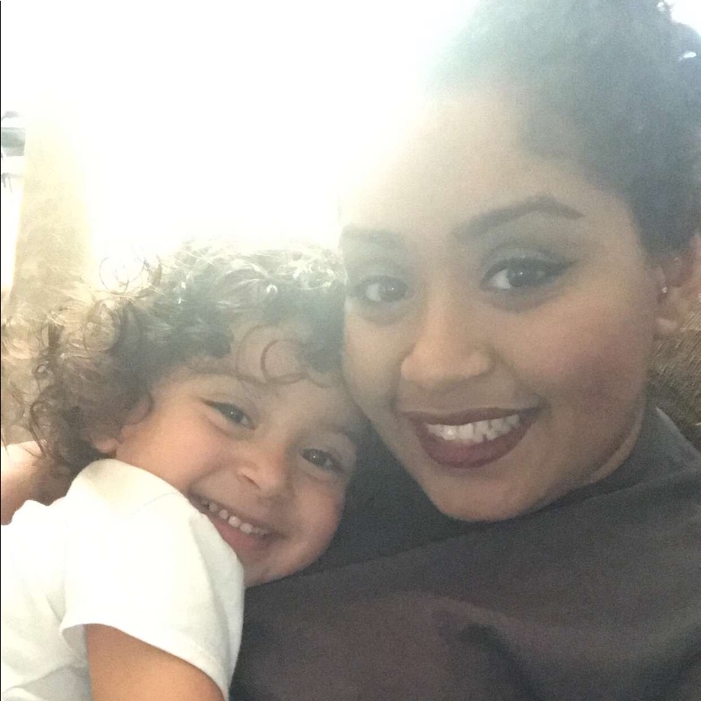 Meet your Posher, Elizabeth